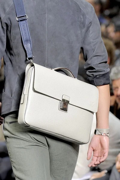 Look 8